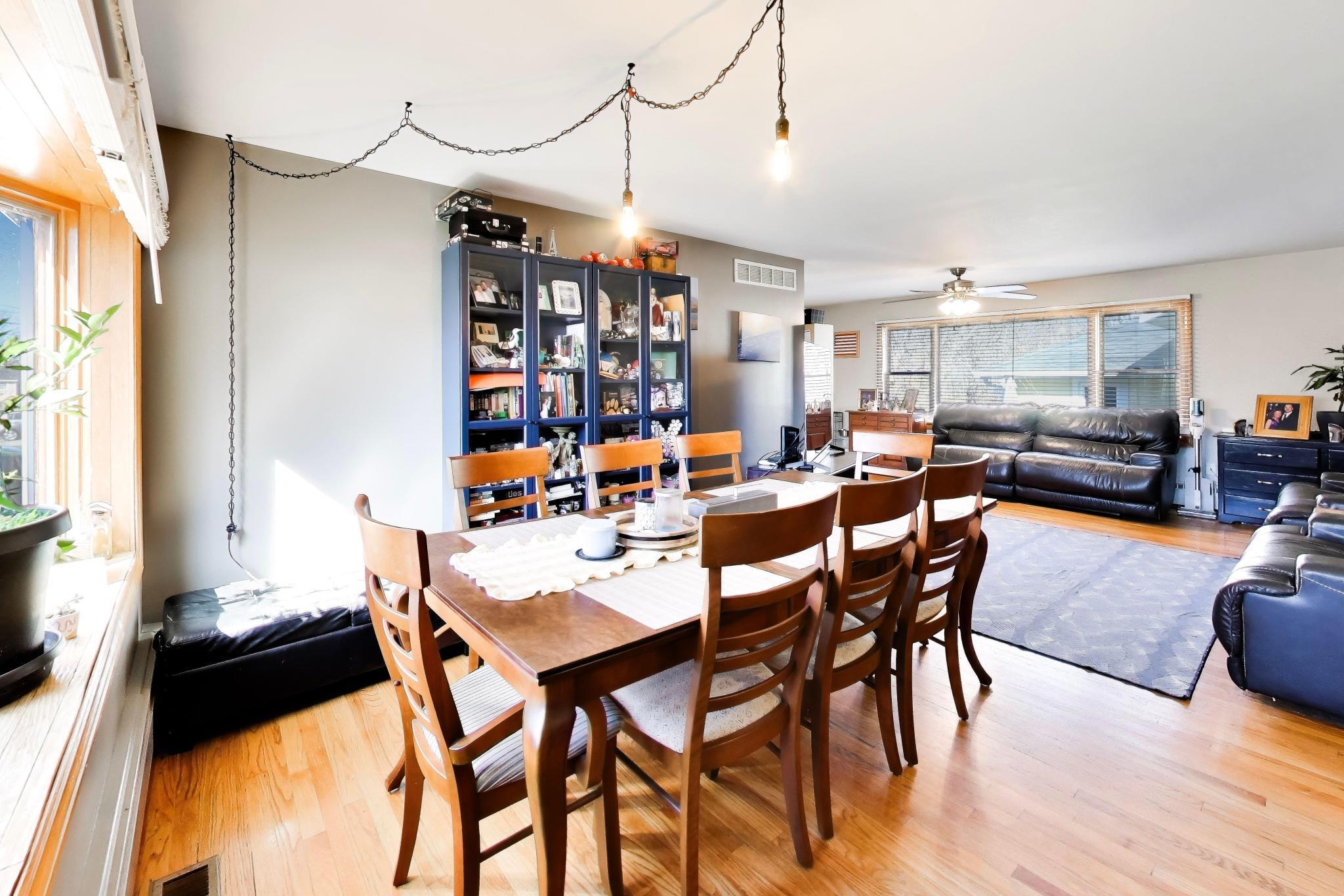 601 Madison Street Valparaiso, IN 46385 - Photo 5 of 26 2048x1365