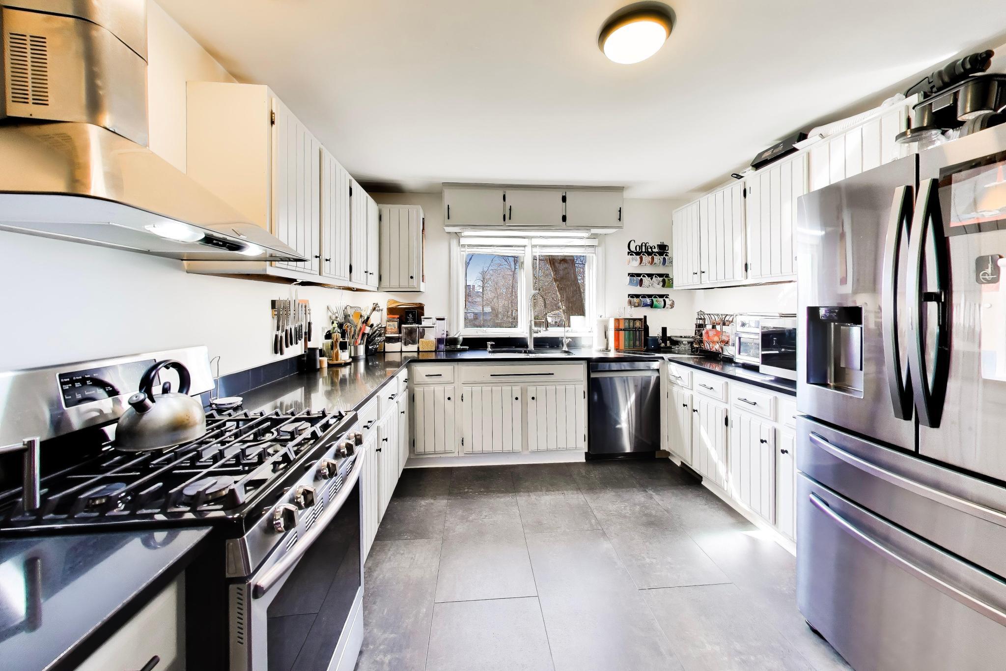 601 Madison Street Valparaiso, IN 46385 - Photo 6 of 26 2048x1365