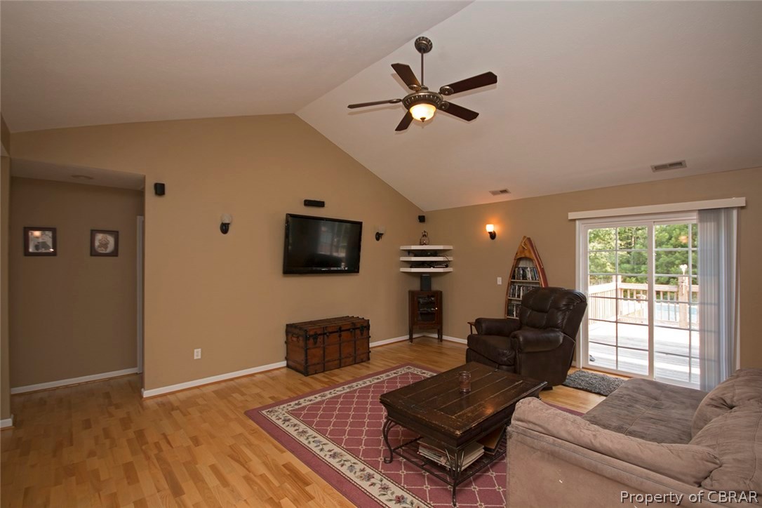 639 Aarons Bch Road Diggs, VA 23045 - Photo 8 of 28