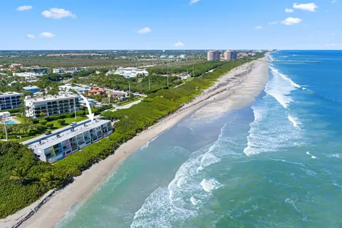 $2,395,000 | 1016 Ocean Drive, Juno Beach, FL 33408
