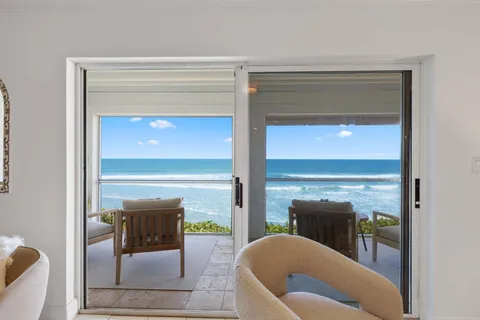 $2,395,000 | 1016 Ocean Drive, Juno Beach, FL 33408