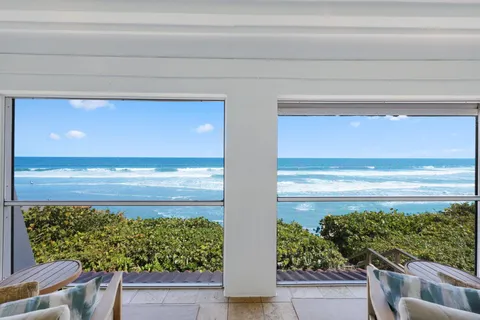 $2,395,000 | 1016 Ocean Drive, Juno Beach, FL 33408
