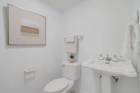 $2,395,000 | 1016 Ocean Drive, Juno Beach, FL 33408