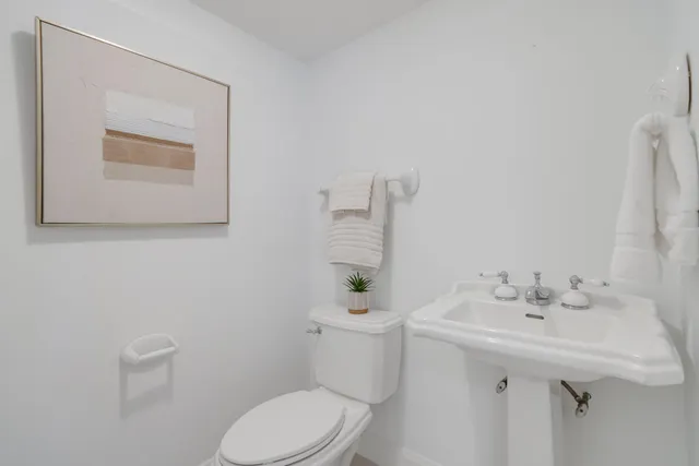 $2,250,000 | 1016 Ocean Drive, Juno Beach, FL 33408