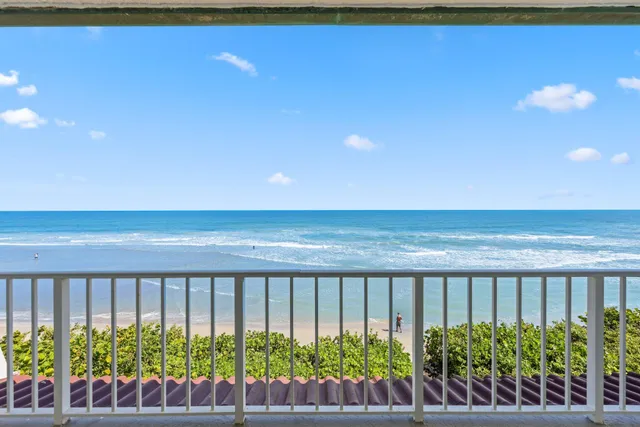 $2,250,000 | 1016 Ocean Drive, Juno Beach, FL 33408