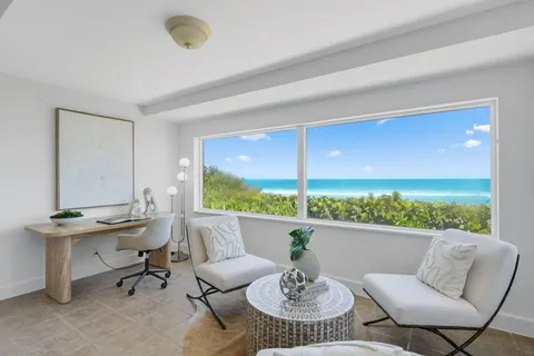 $2,395,000 | 1016 Ocean Drive, Juno Beach, FL 33408
