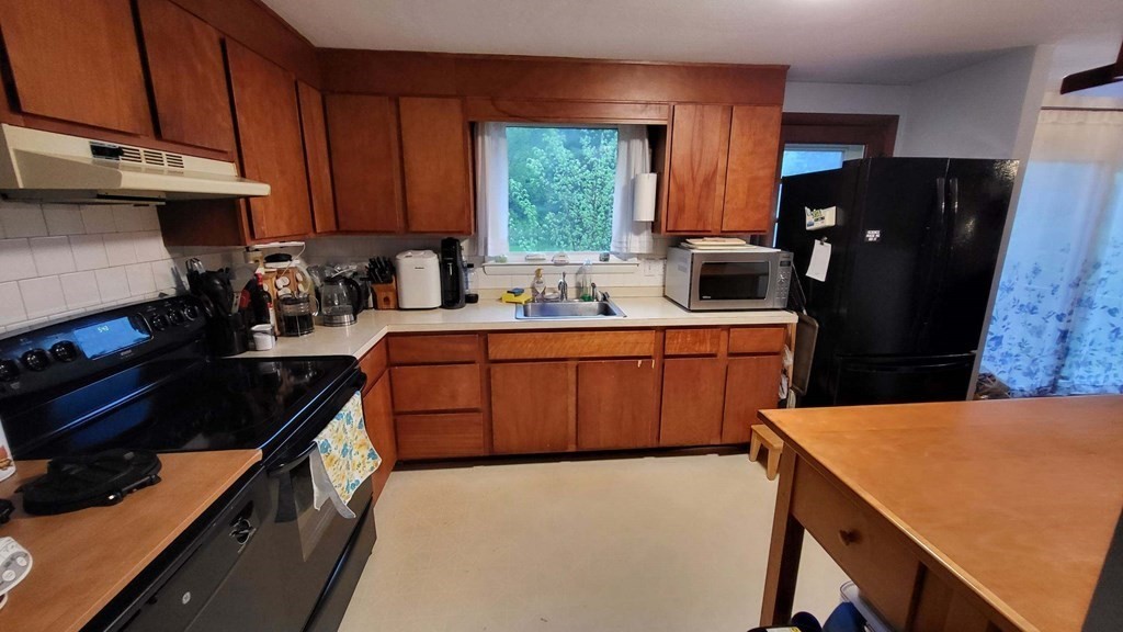 122 Harvard Road Stow, MA 01775 - Photo 3 of 21