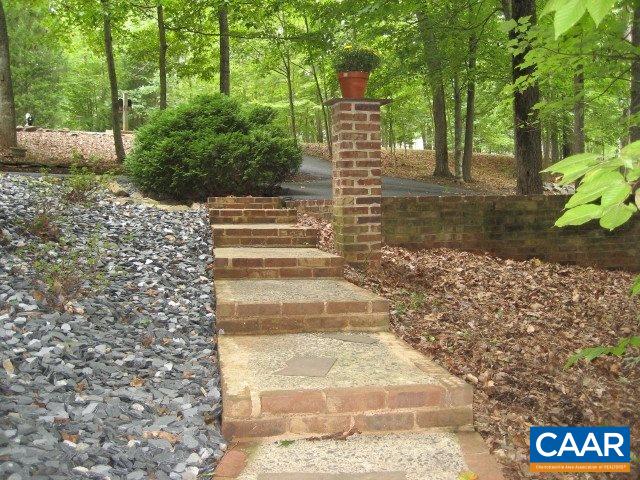 25 Dogleg Road Palmyra, VA 22963 - Photo 19 of 20 Easily accessible backyard.