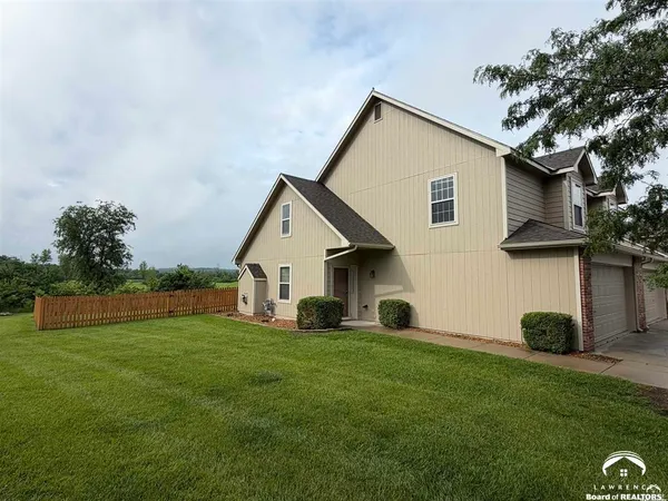 $329,000 | 2726 Coralberry Court, Lawrence, KS 66047