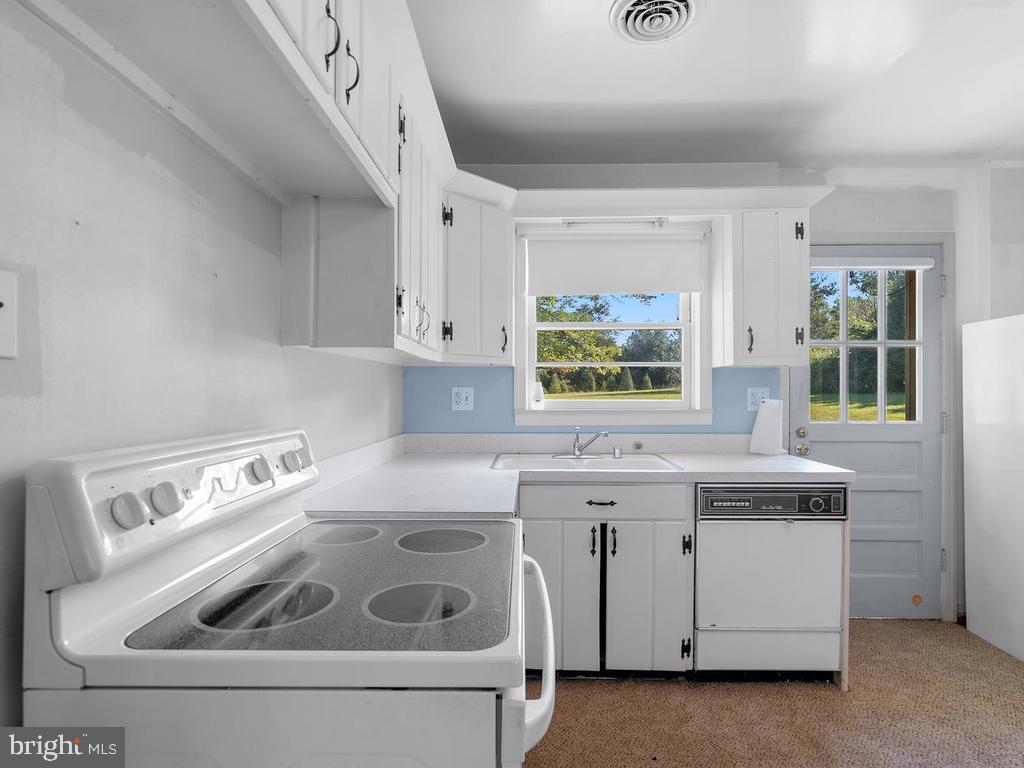 22929 Frederick Road Clarksburg, MD 20871 - Photo 11 of 46 Kitchen - Upper Level
