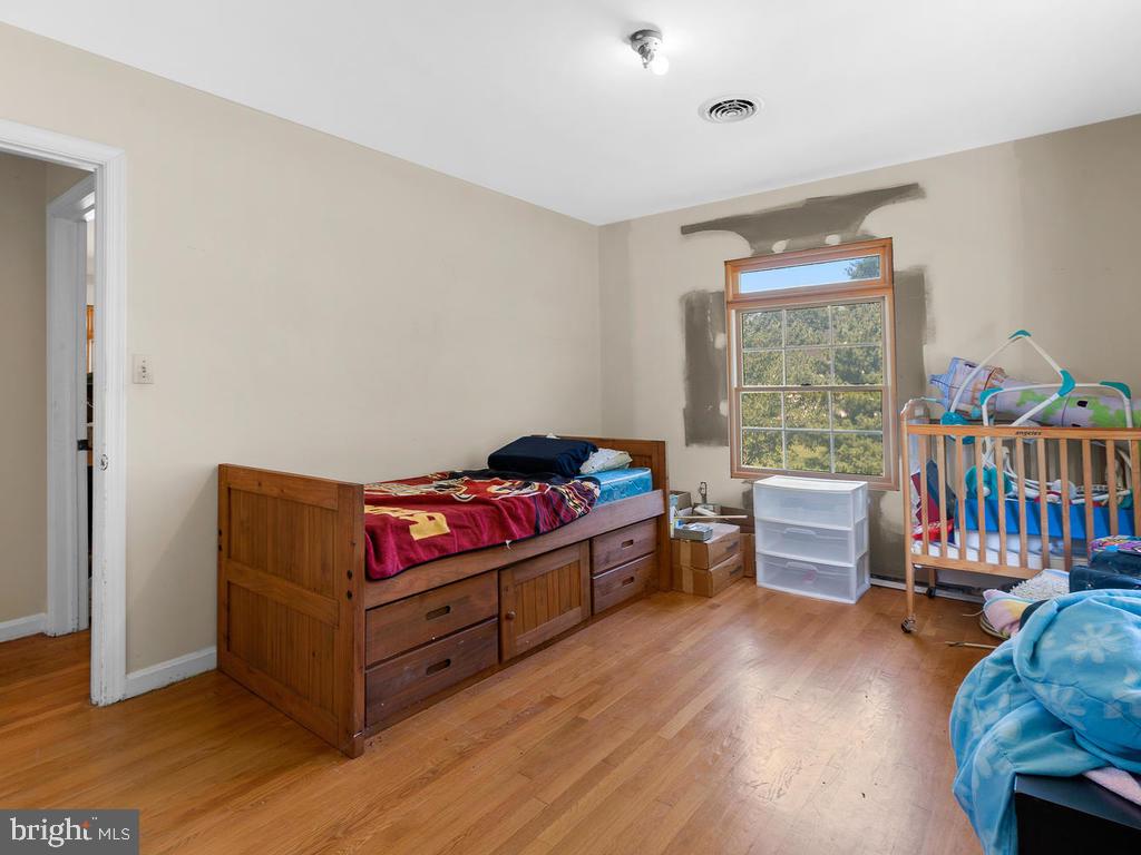 22929 Frederick Road Clarksburg, MD 20871 - Photo 16 of 46 Master Bedroom - Upper Level