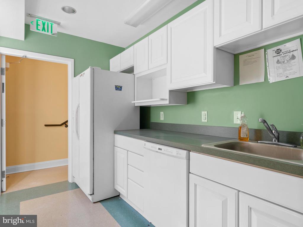 22929 Frederick Road Clarksburg, MD 20871 - Photo 28 of 46 Kitchen - Lower Level