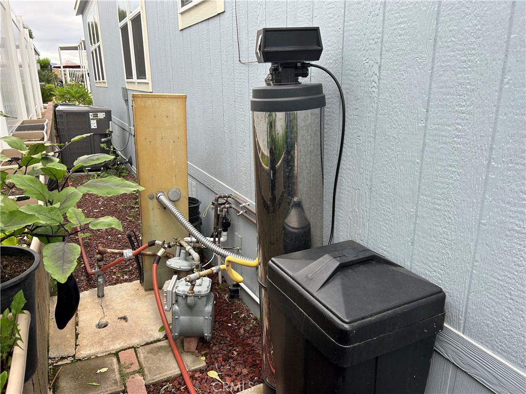 17 Gomes Way Brea, CA 92821 - Photo 46 of 47 a utility room with dryer and washer
