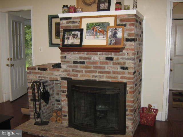 1202 Roe Road Sudlersville, MD 21668 - Photo 26 of 30 Living Room