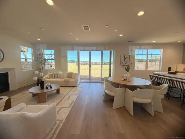 $2,071,990 | 11305 Caminito Rodar, San Diego, CA 92126