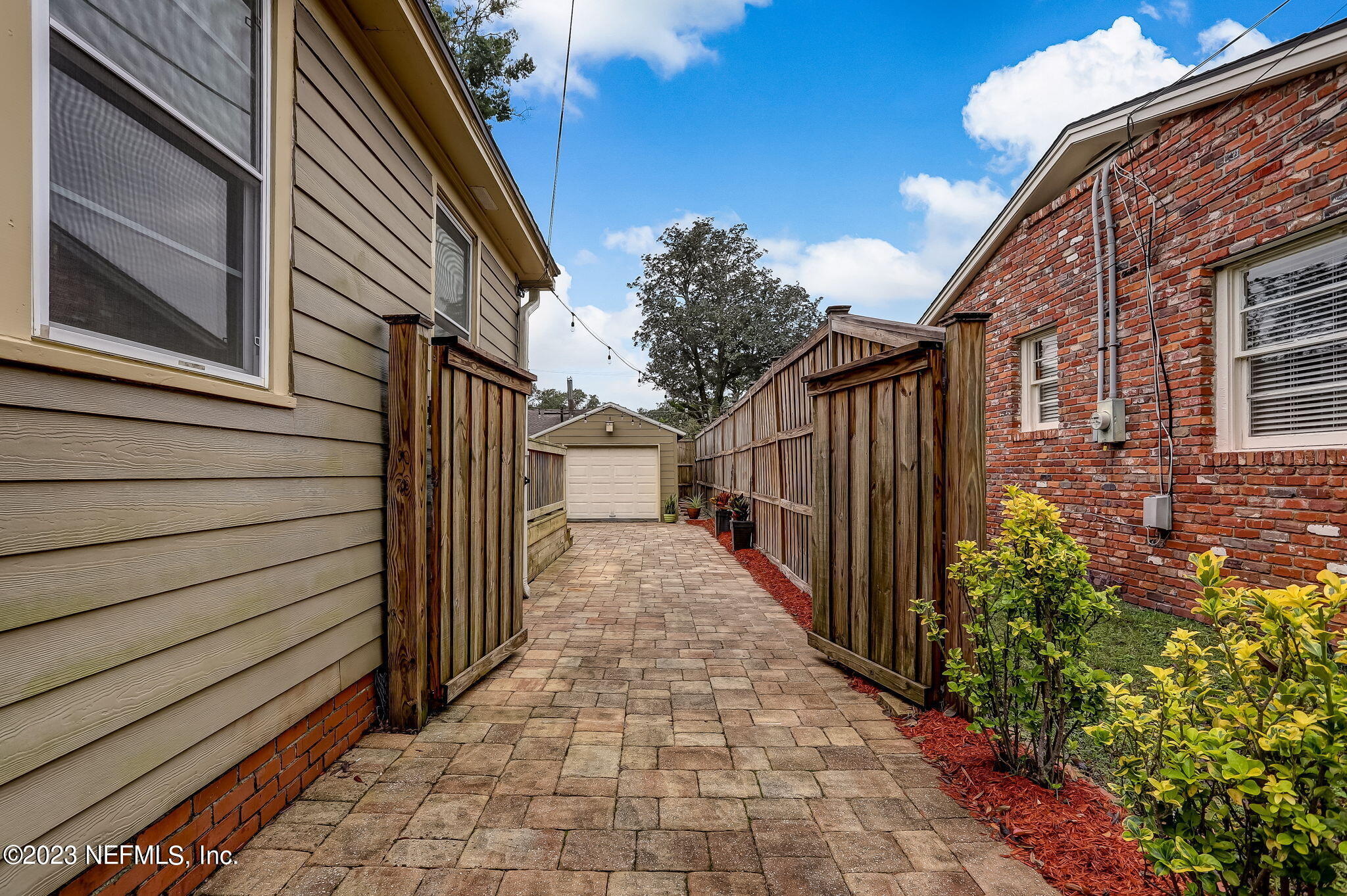 1620 Charon Road Jacksonville, FL 32205 - Photo 36 of 42 PAVER DRIVEWAY PATH