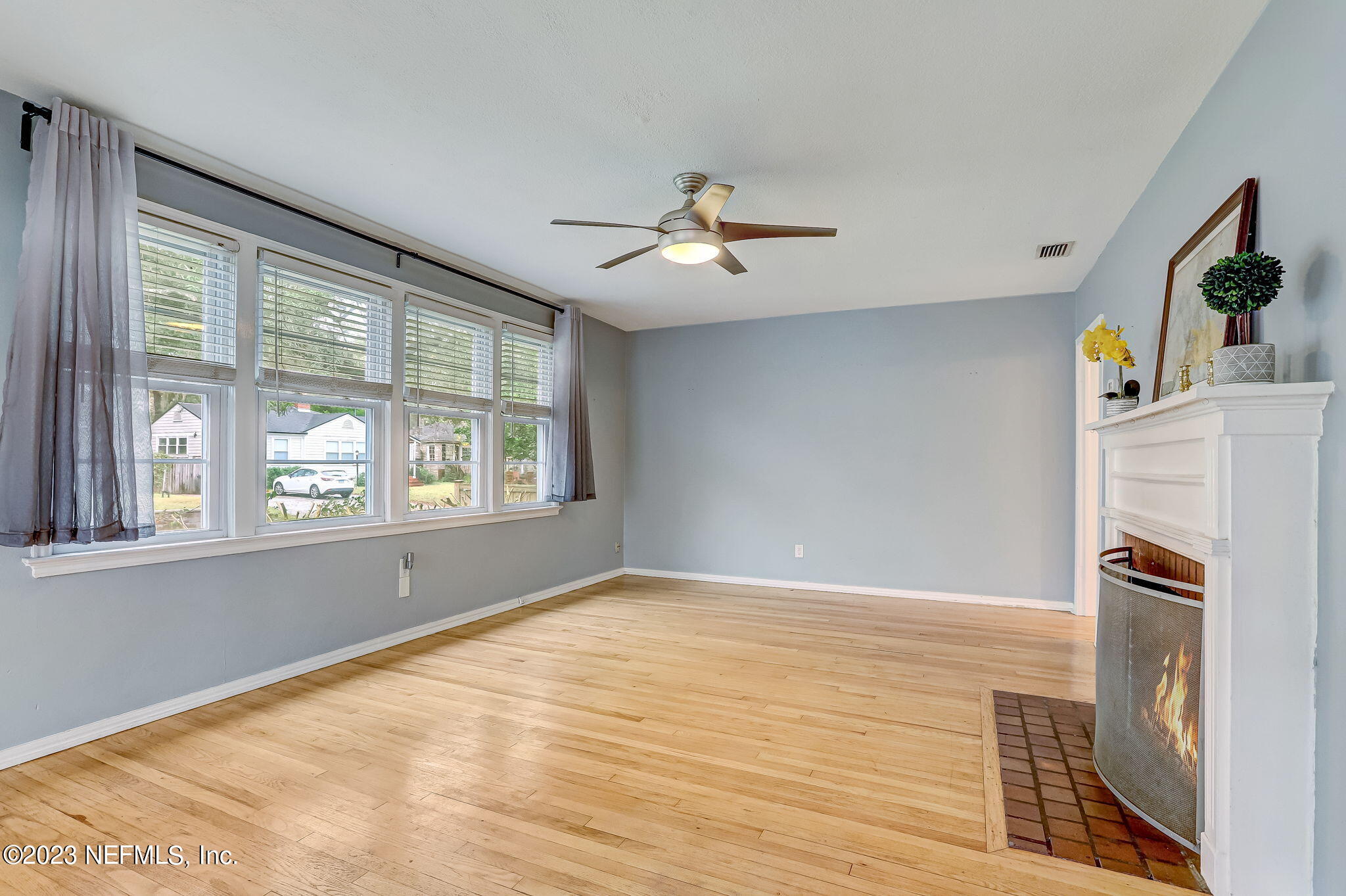 1620 Charon Road Jacksonville, FL 32205 - Photo 8 of 42 LIVING ROOM