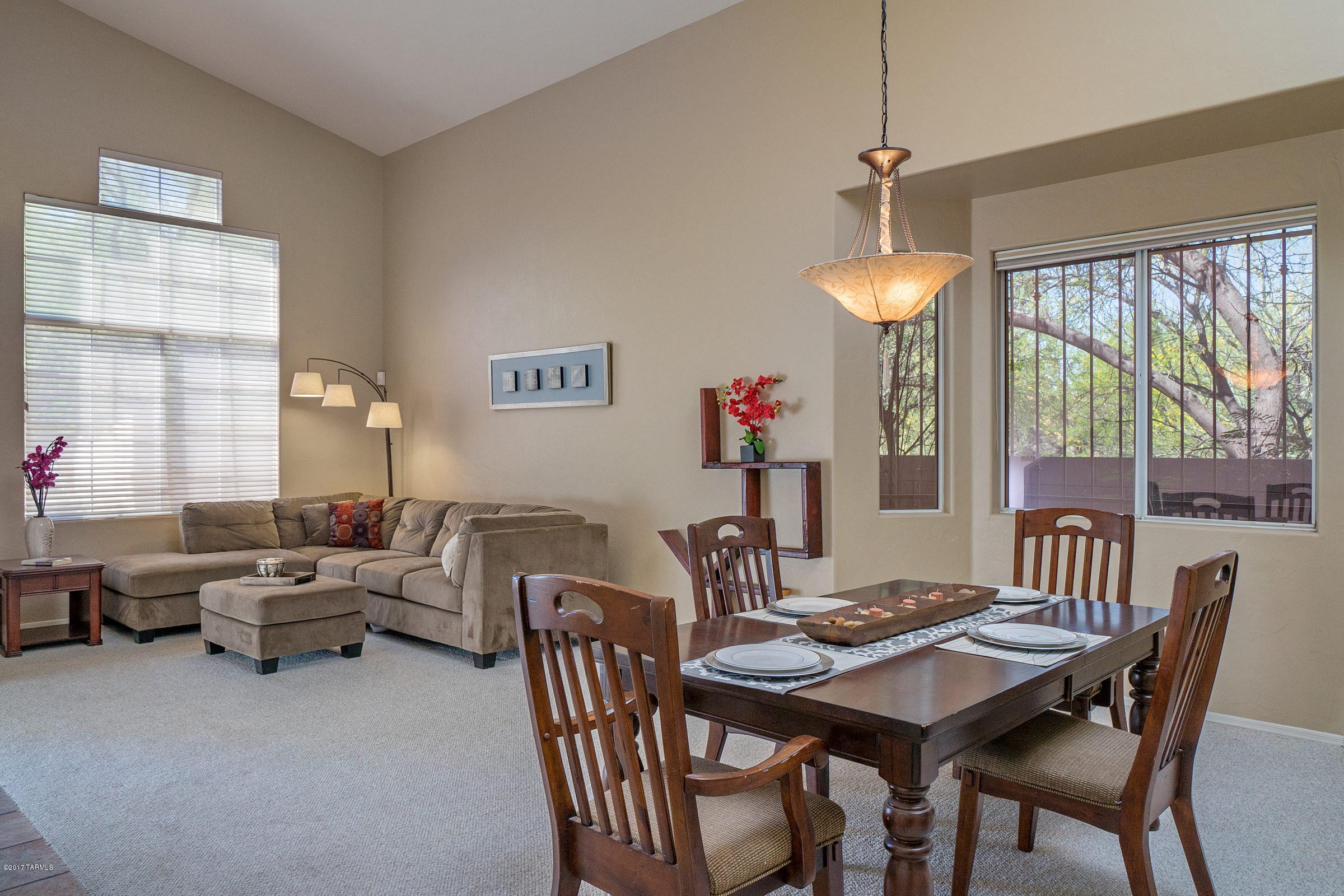 8105 East Slate Ridge Drive Tucson, AZ 85715 - Photo 2 of 26