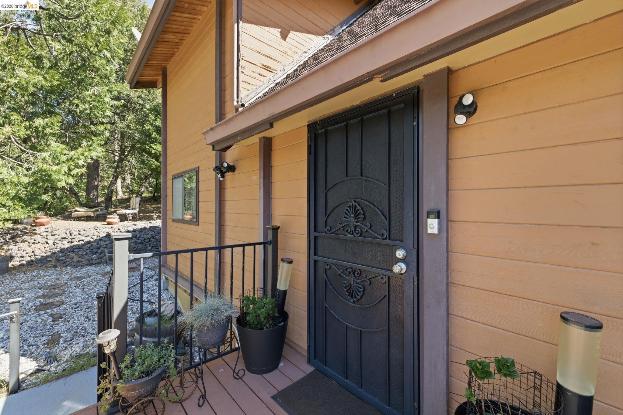 22555 South Fork Road Sonora, CA 95370 - Photo 27 of 35 a view of a door of the house