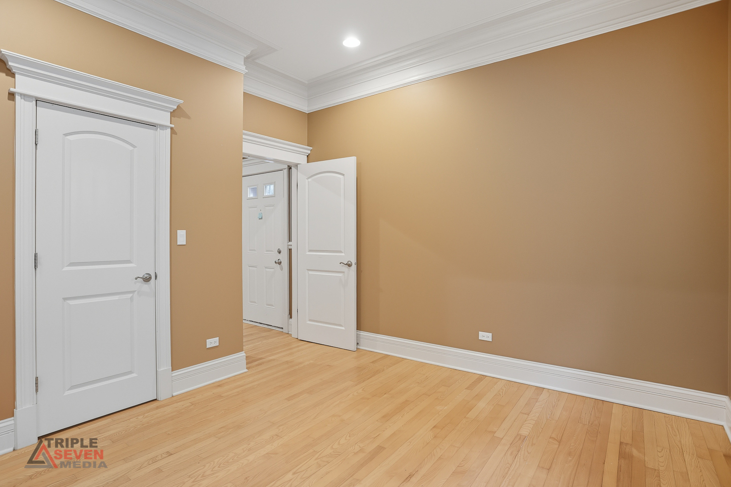 5039 South Michigan Avenue, Unit 1S Chicago, IL 60615 - Photo 19 of 25 a view of an empty room