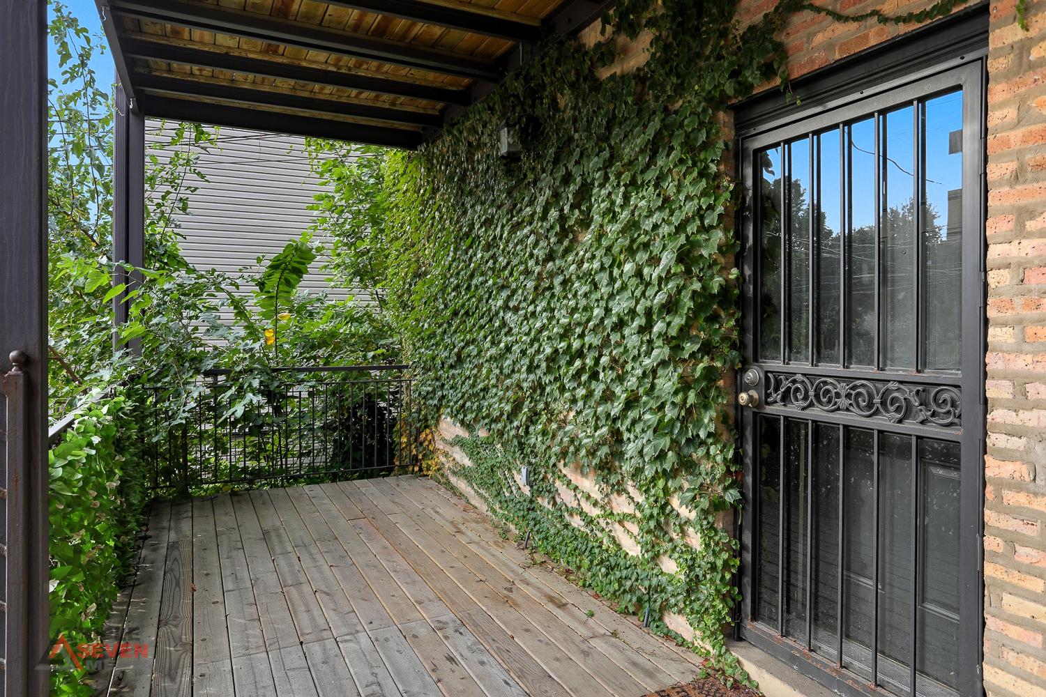 5039 South Michigan Avenue, Unit 1S Chicago, IL 60615 - Photo 25 of 25 a view of outdoor space and deck