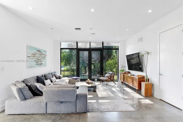 $4,299,000 | 1009 Northeast 104th Street, Miami Shores, FL 33138