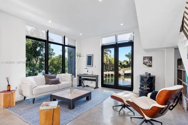 $4,299,000 | 1009 Northeast 104th Street, Miami Shores, FL 33138