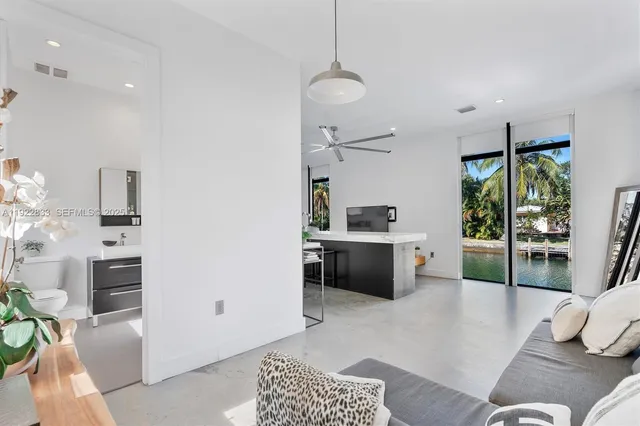 $4,299,000 | 1009 Northeast 104th Street, Miami Shores, FL 33138