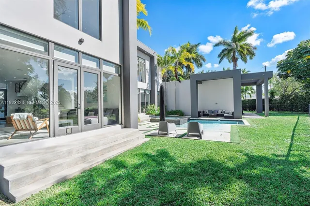 $4,299,000 | 1009 Northeast 104th Street, Miami Shores, FL 33138