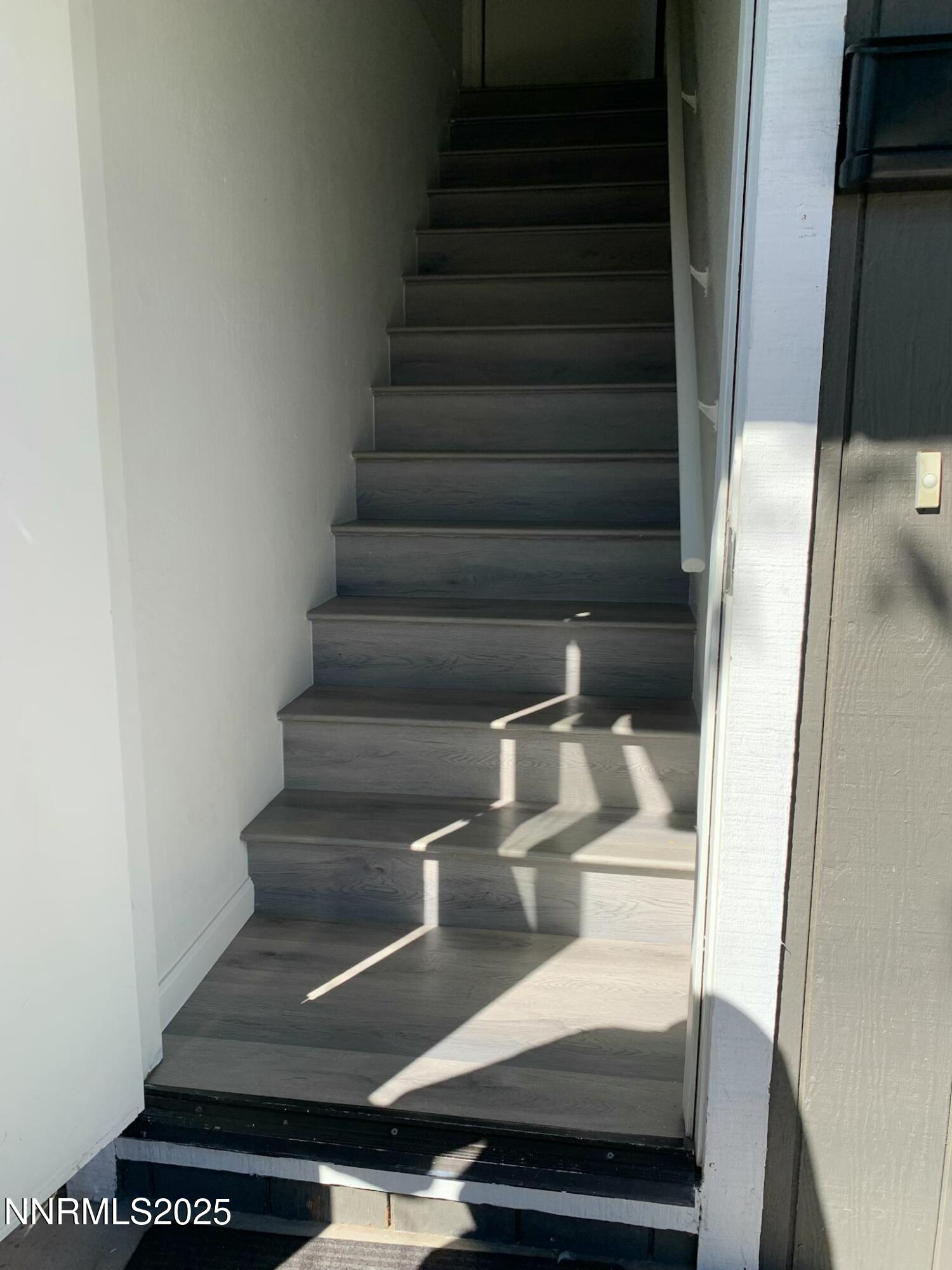 29 Park Street Reno, NV 89502 - Photo 15 of 17 a view of entryway