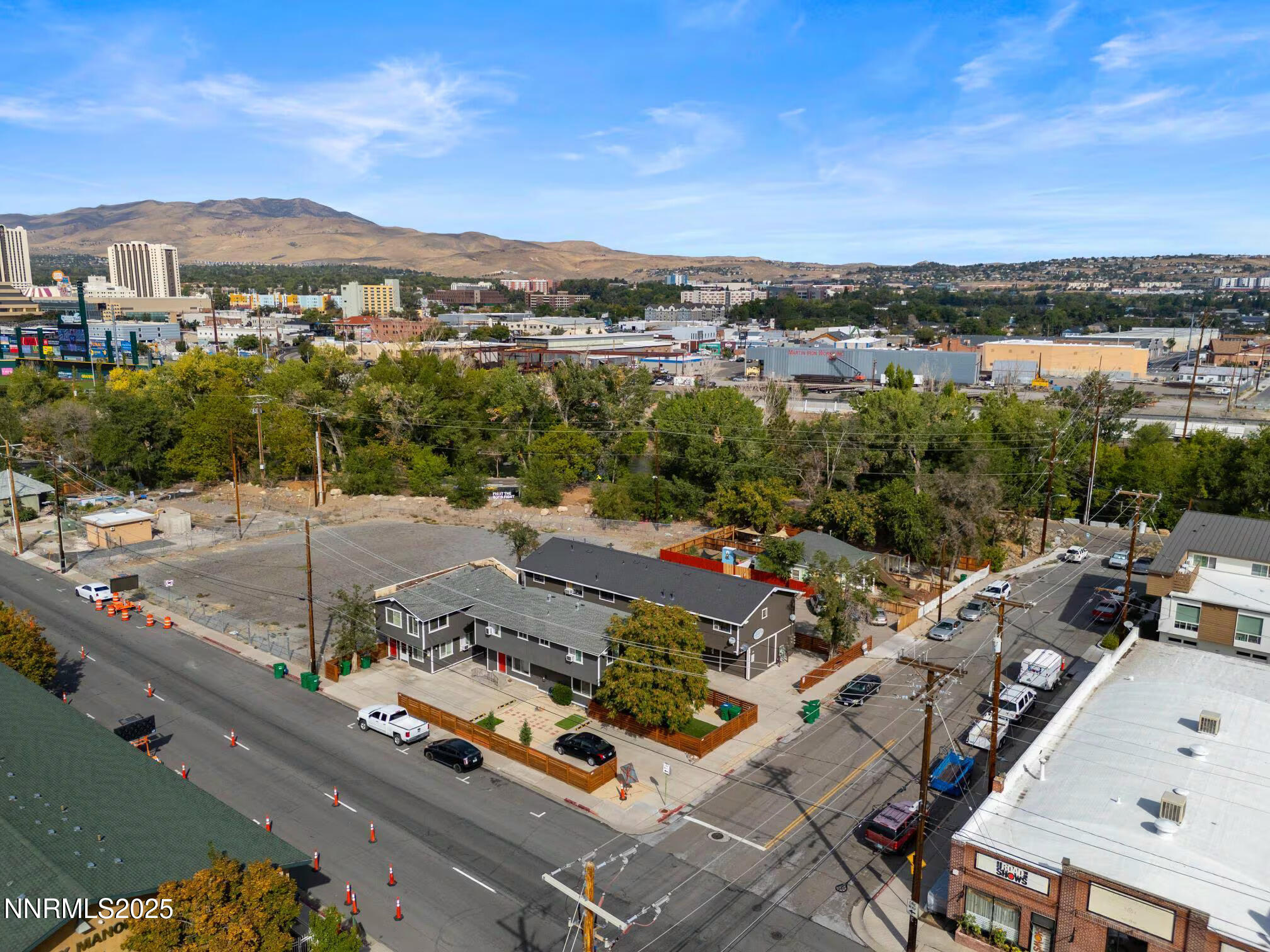 29 Park Street Reno, NV 89502 - Photo 3 of 17 a view of a city