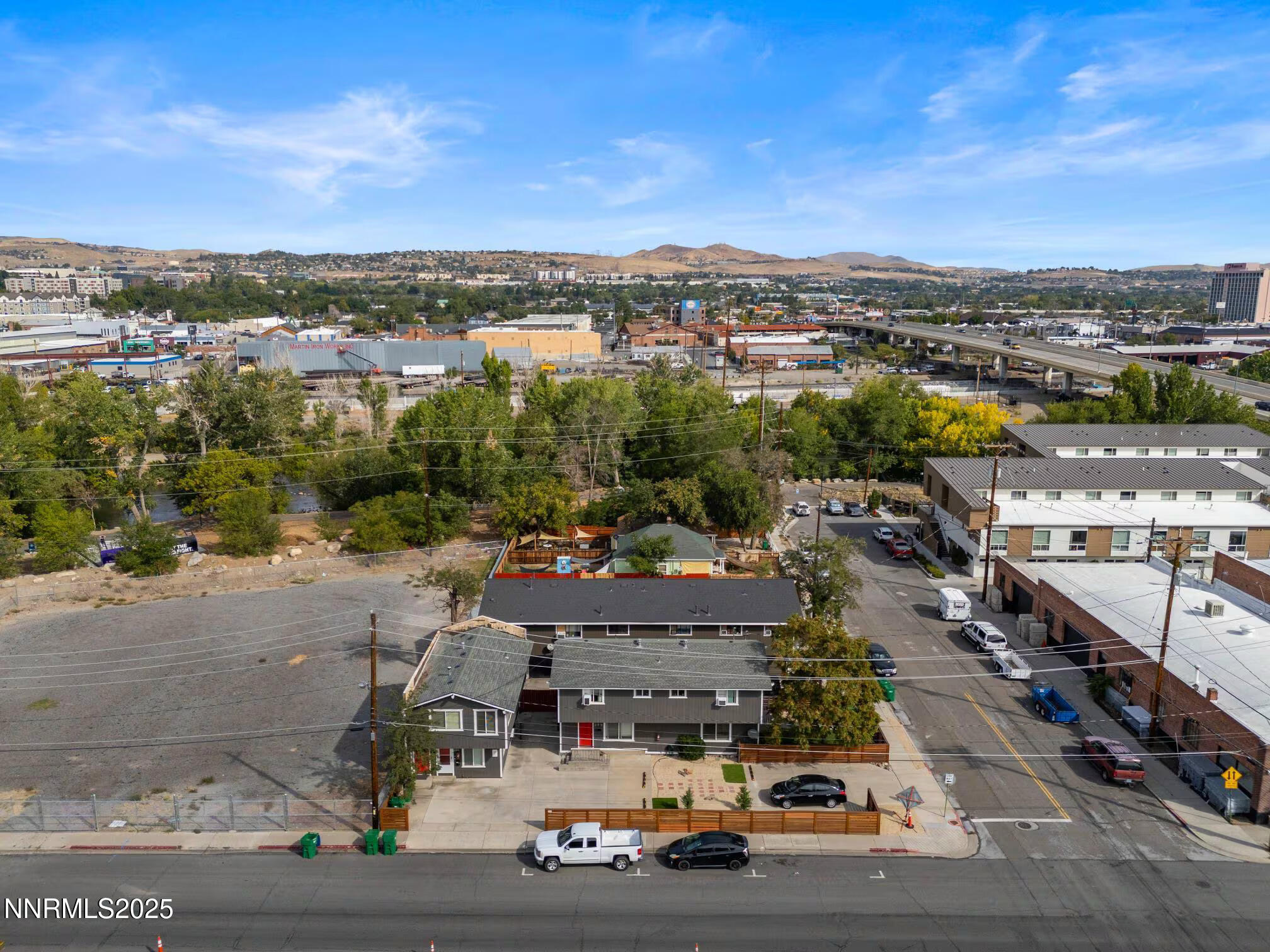29 Park Street Reno, NV 89502 - Photo 4 of 17 a view of a city