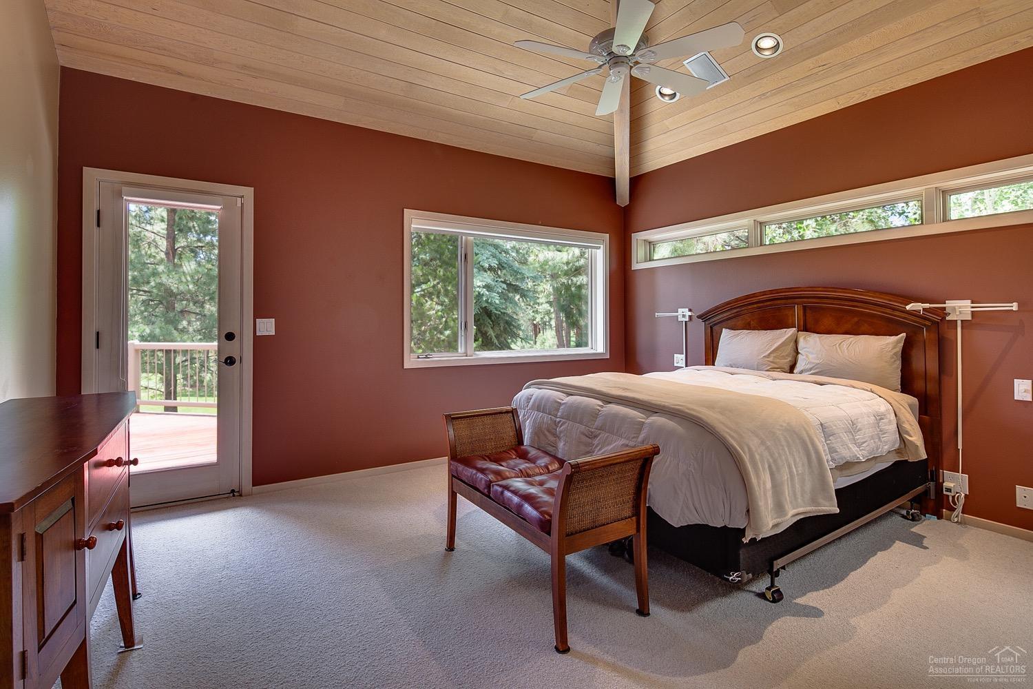 60714 Golf Village Loop Bend, OR 97702 - Photo 7 of 22 Gallery Image 7