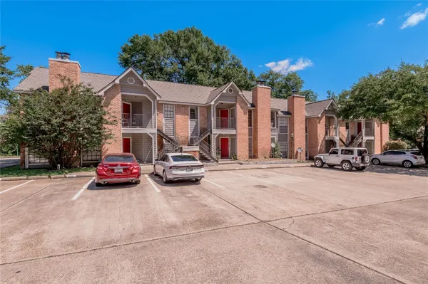 $129,900 | 2401 Sycamore Avenue, Unit E6, Huntsville, TX 77340