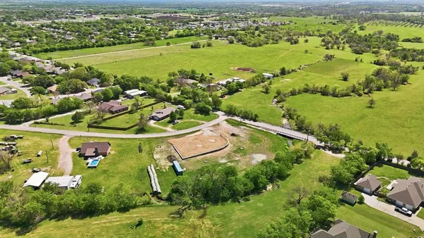 $250,000 | 501 Rising Star Lane, Sanger, TX 76266