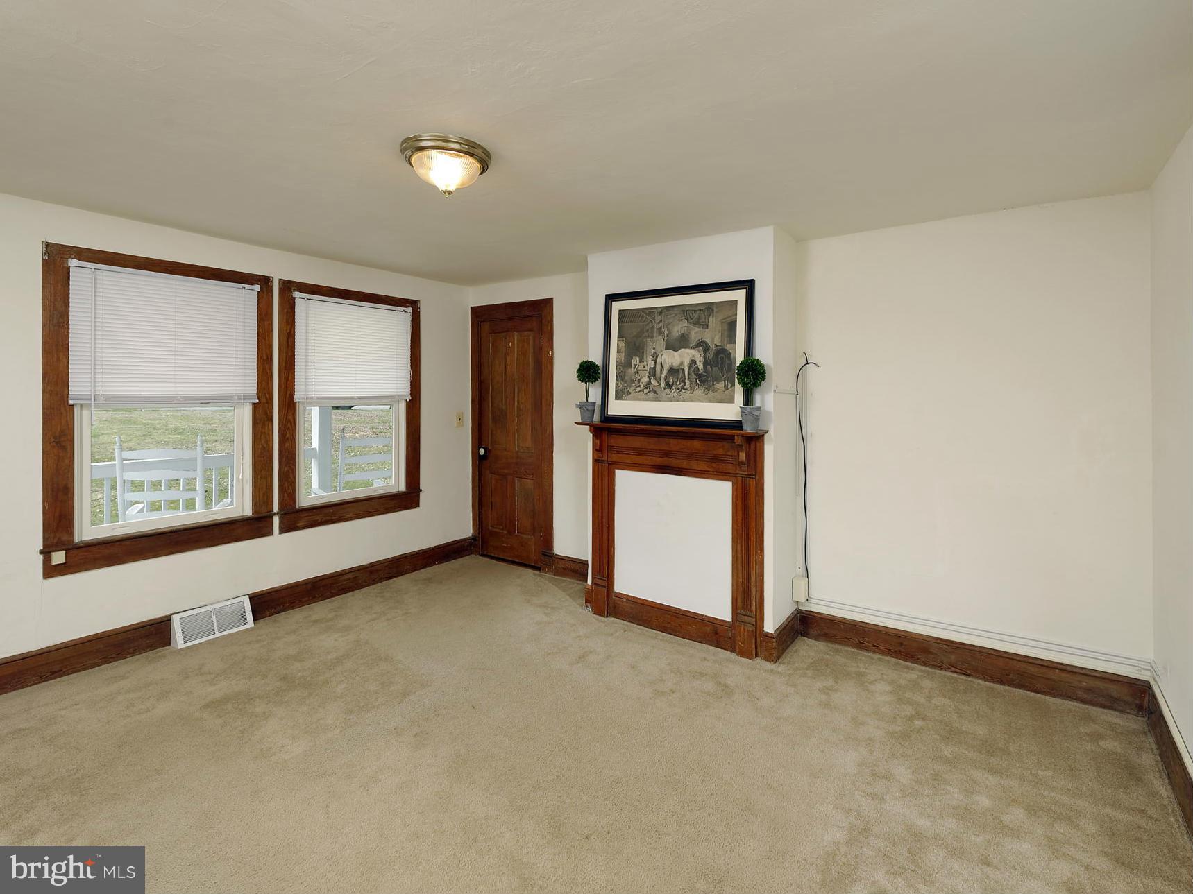 3305 Rectortown Road Marshall, VA 20115 - Photo 6 of 30 Spacious Living Room w/fireplace mantel.