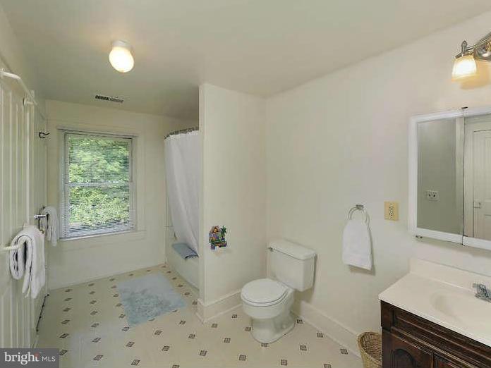 3305 Rectortown Road Marshall, VA 20115 - Photo 9 of 30 Very spacious Master Bath on 2nd floor.