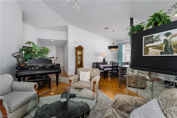 $2,800 | 640 Lalique Circle, Unit 405, Naples, FL 34119