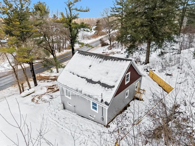 $299,900 | 2322 Maple Island Road, Twin Lake, MI 49457