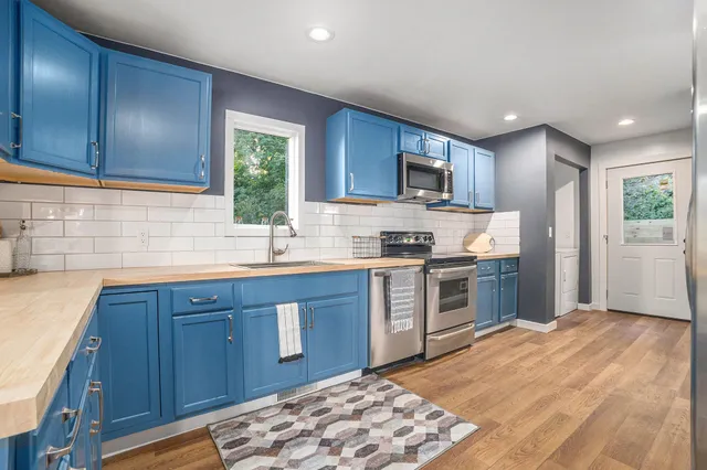 $299,900 | 2322 Maple Island Road, Twin Lake, MI 49457