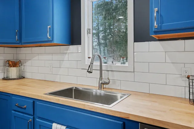 $299,900 | 2322 Maple Island Road, Twin Lake, MI 49457