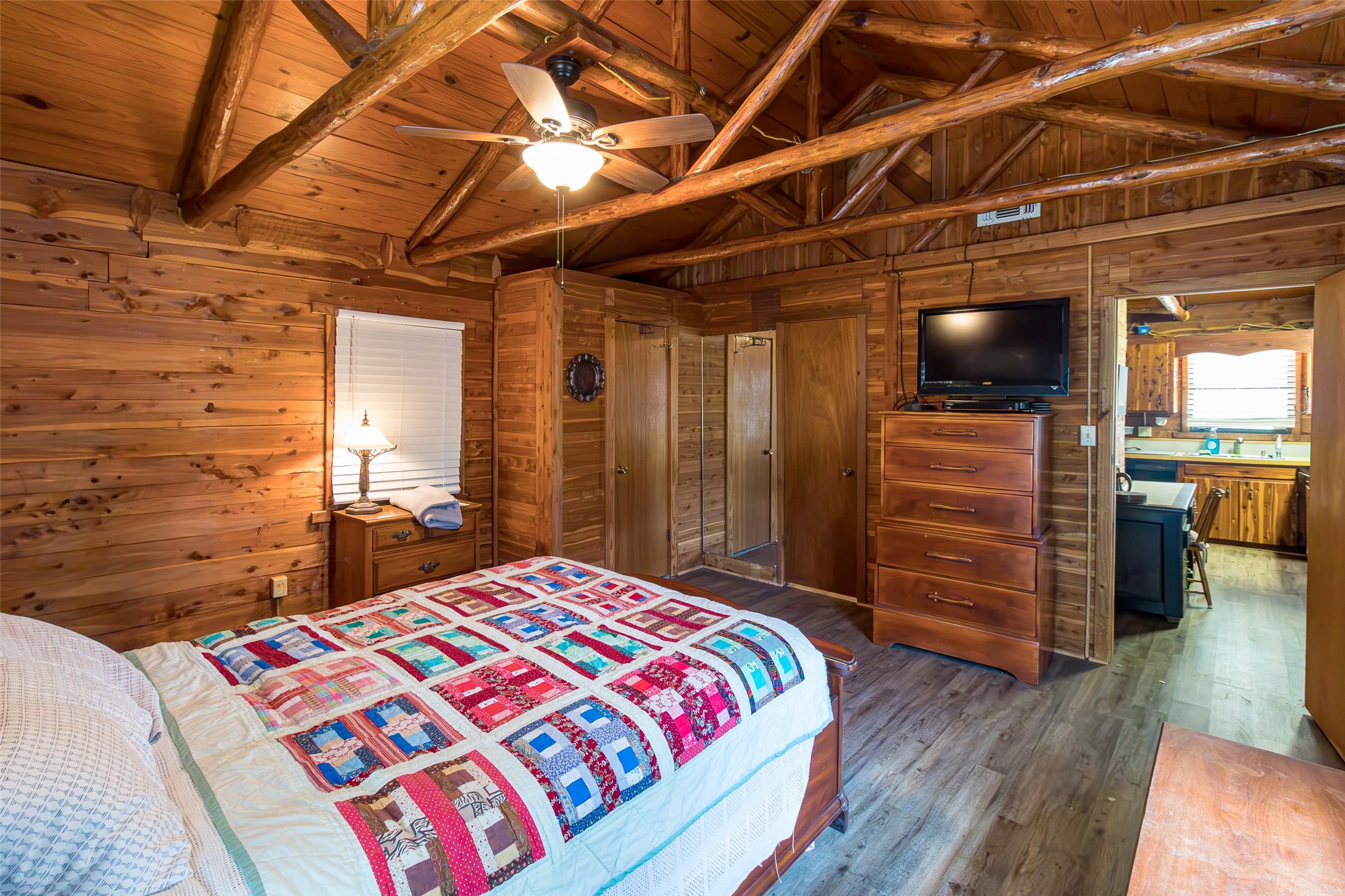 511 Commerce Street Palacios, TX 77465 - Photo 13 of 40 Main Cabin