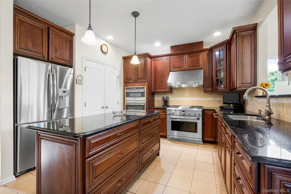 $759,000 | 653 Creekside Lane, Fishkill, NY 12524