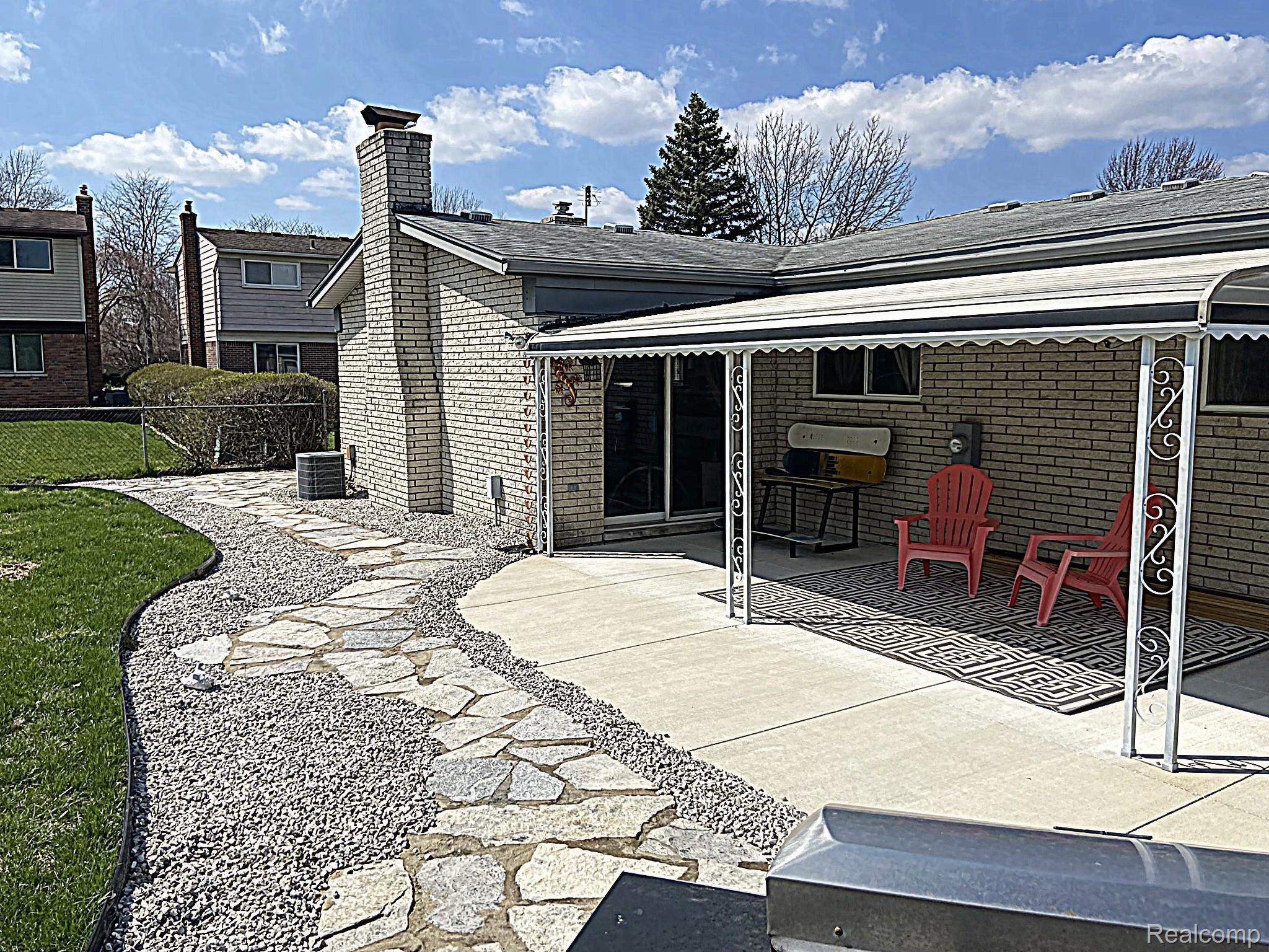 43973 Brandywyne Road Canton, MI 48187 - Photo 28 of 40 Patio.JPG