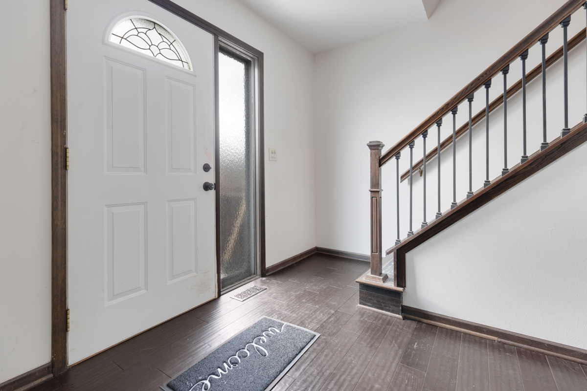 237 Pinewood Lane Bloomingdale, IL 60108 - Photo 3 of 29