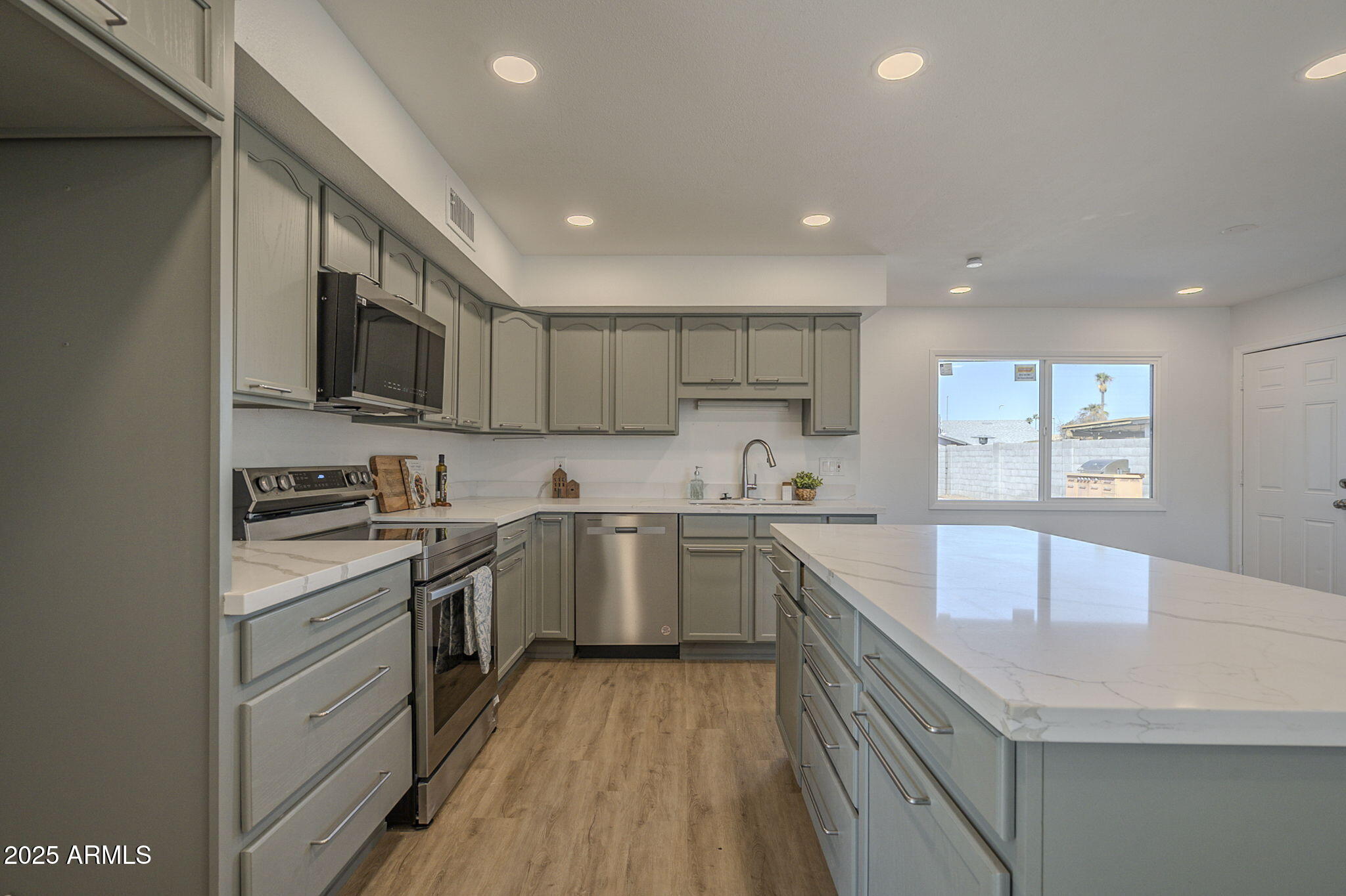 1038 East Carson Drive Tempe, AZ 85282 - Photo 14 of 44 14-web-or-mls-Carson-14