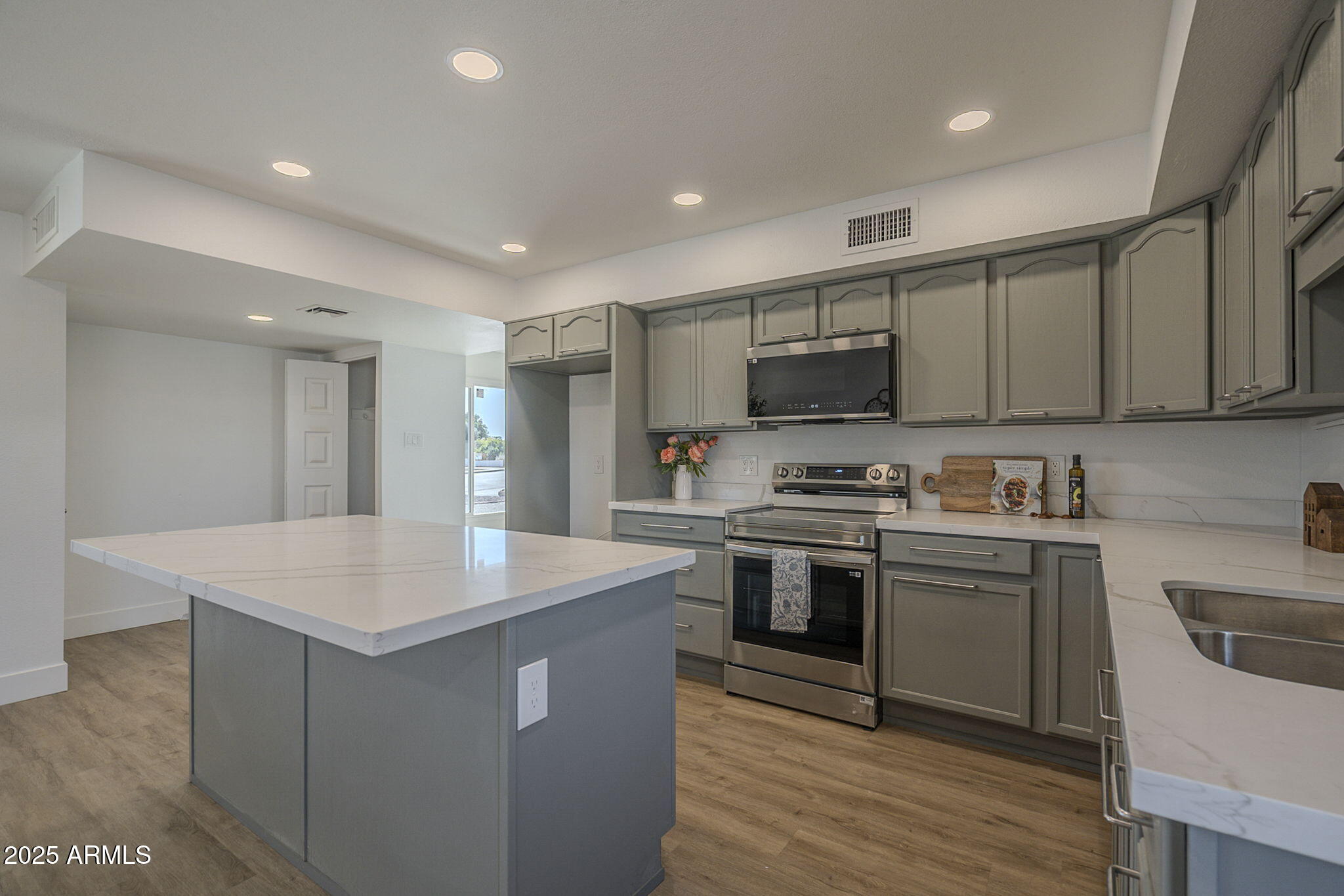 1038 East Carson Drive Tempe, AZ 85282 - Photo 18 of 44 18-web-or-mls-Carson-18