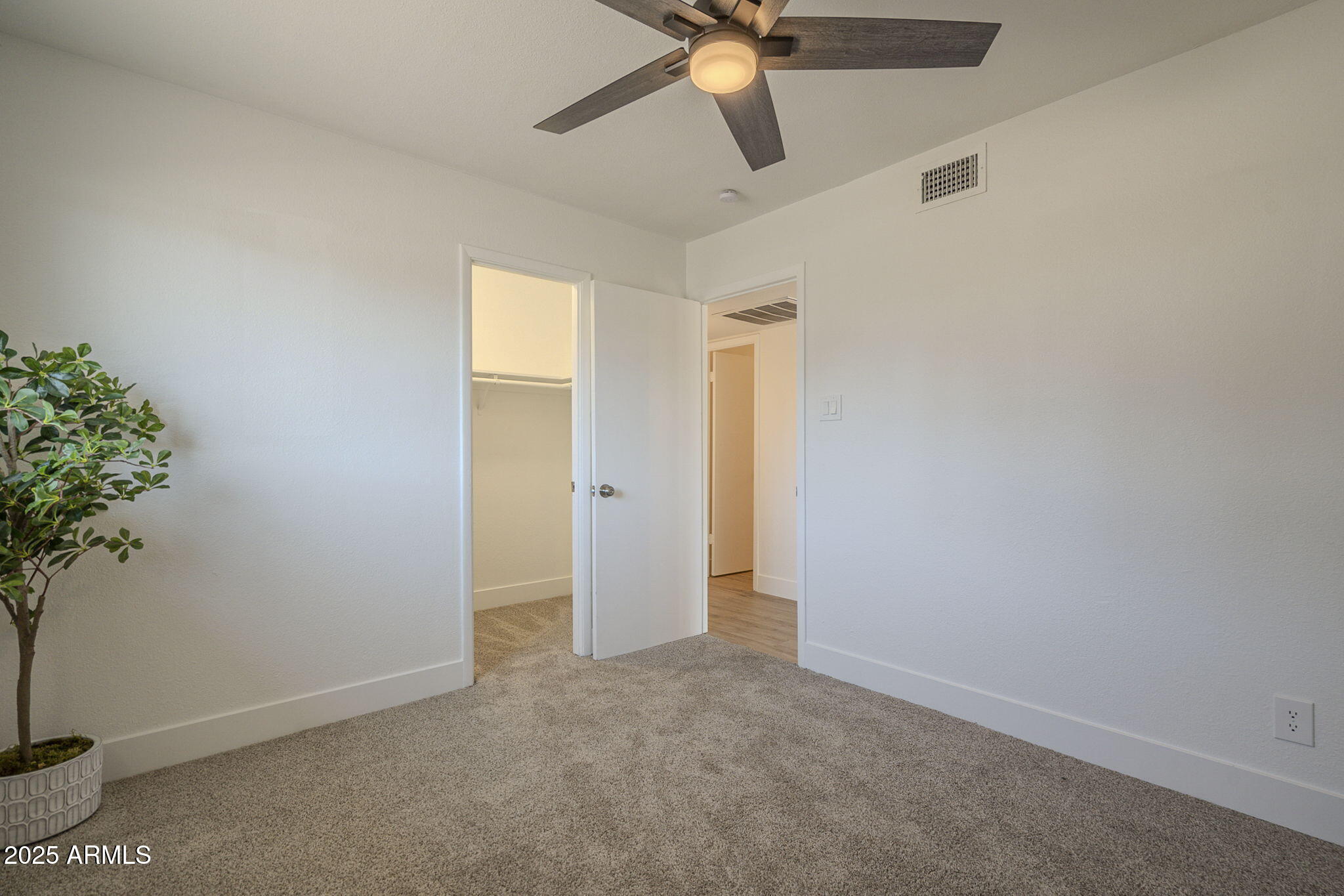 1038 East Carson Drive Tempe, AZ 85282 - Photo 22 of 44 22-web-or-mls-Carson-22