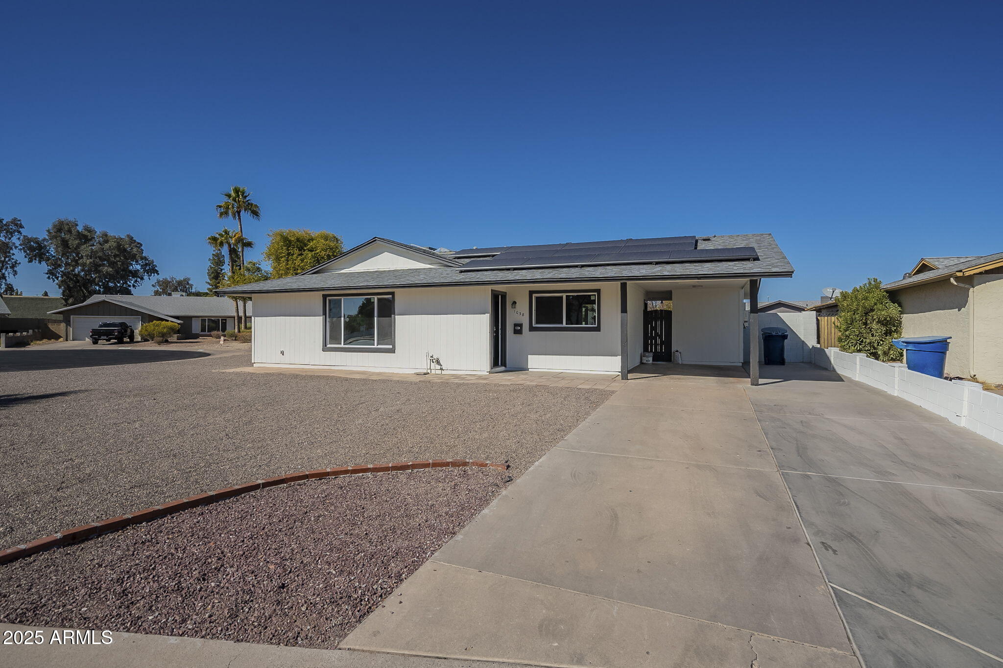 1038 East Carson Drive Tempe, AZ 85282 - Photo 3 of 44 3-web-or-mls-Carson-3