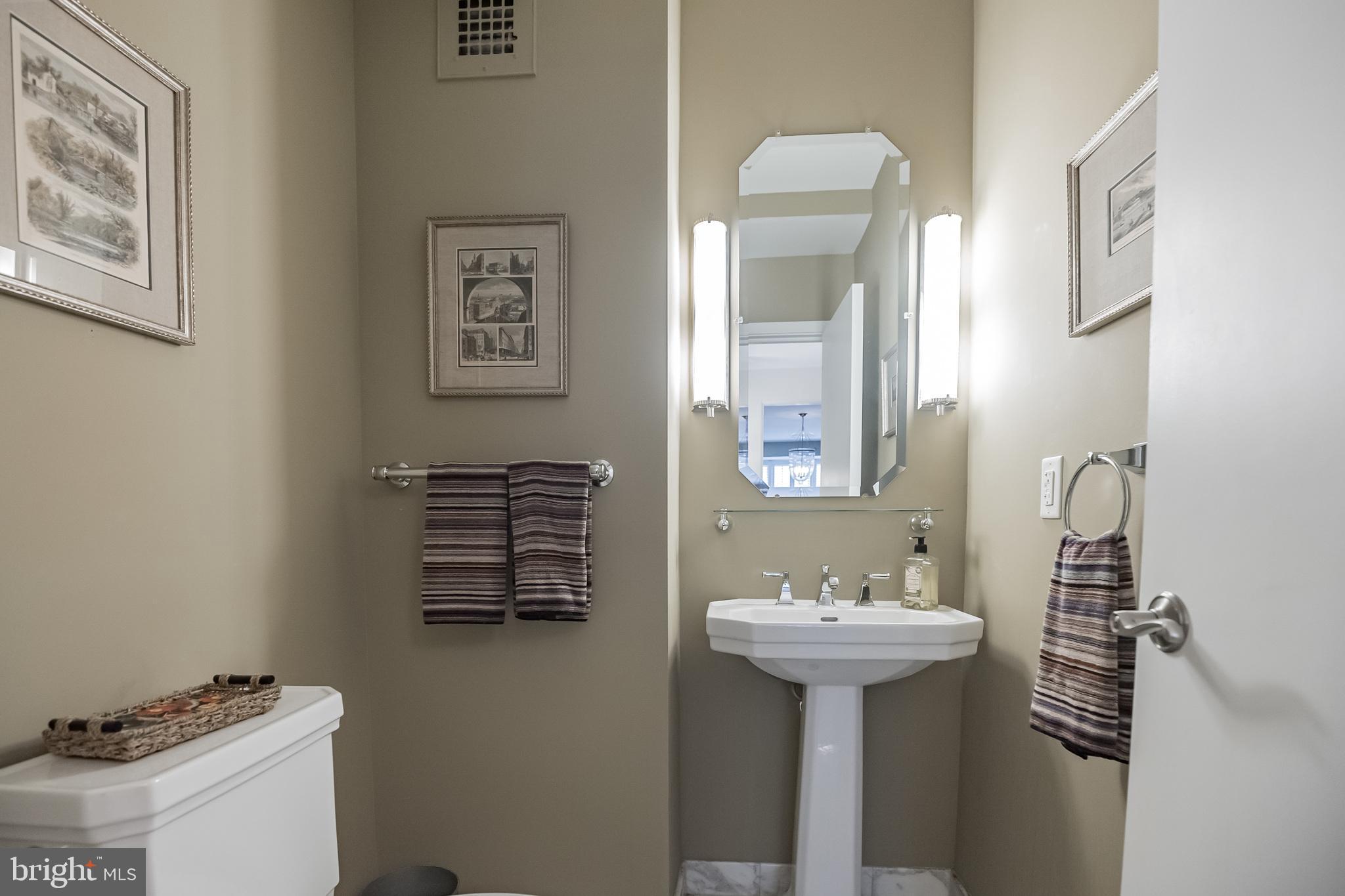 220 West Rittenhouse Square, Unit 22B Philadelphia, PA 19103 - Photo 13 of 24 Powder Room
